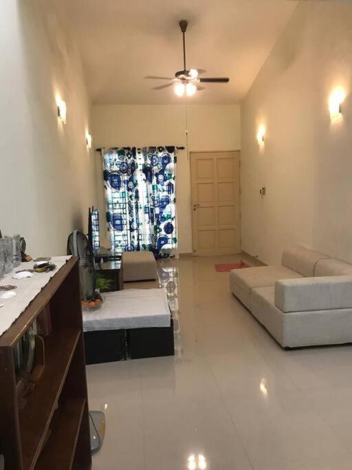 Terrace House Near Stulang Laut Ciq Midvalley Ksl For 7Pax Johor Bahru Exterior foto