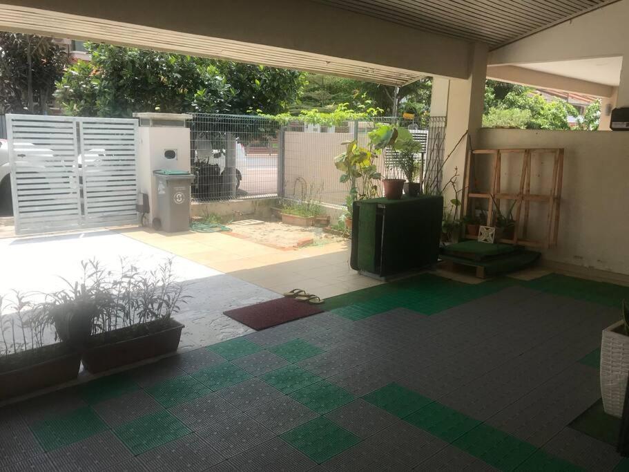 Terrace House Near Stulang Laut Ciq Midvalley Ksl For 7Pax Johor Bahru Exterior foto