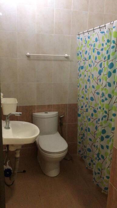 Terrace House Near Stulang Laut Ciq Midvalley Ksl For 7Pax Johor Bahru Exterior foto